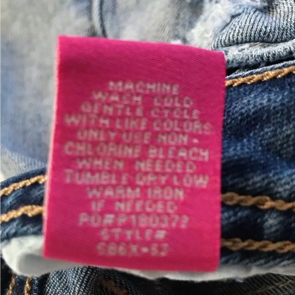 Almost Famous Distressed Denim Shorts Embroidered Pockets Junior Sz 7 Mid Rise - Picture 8 of 12